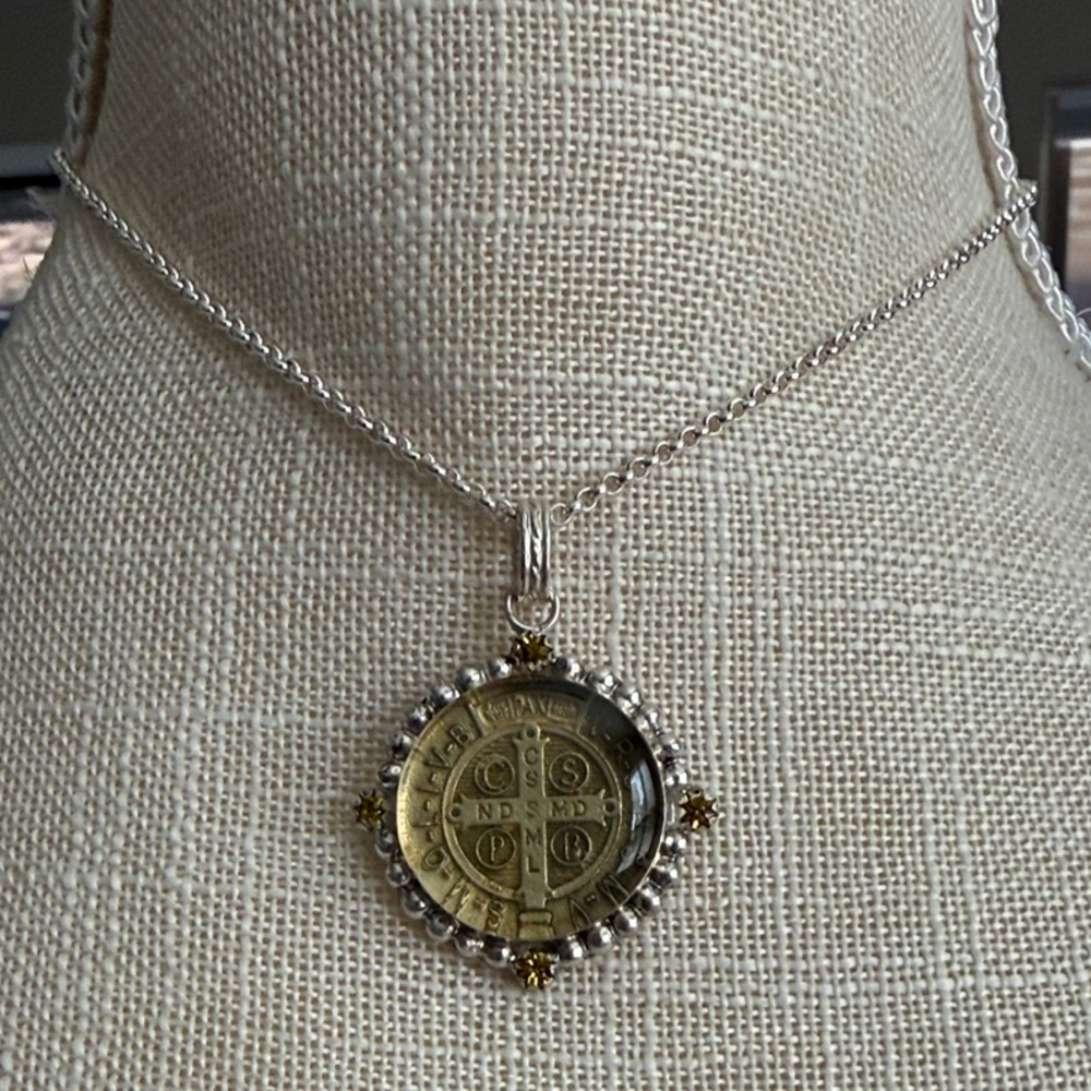 VSA SAN BENITO MEDALLION WITH BROWN CRYSTALS ON SILVER NECKLACE - NWT
